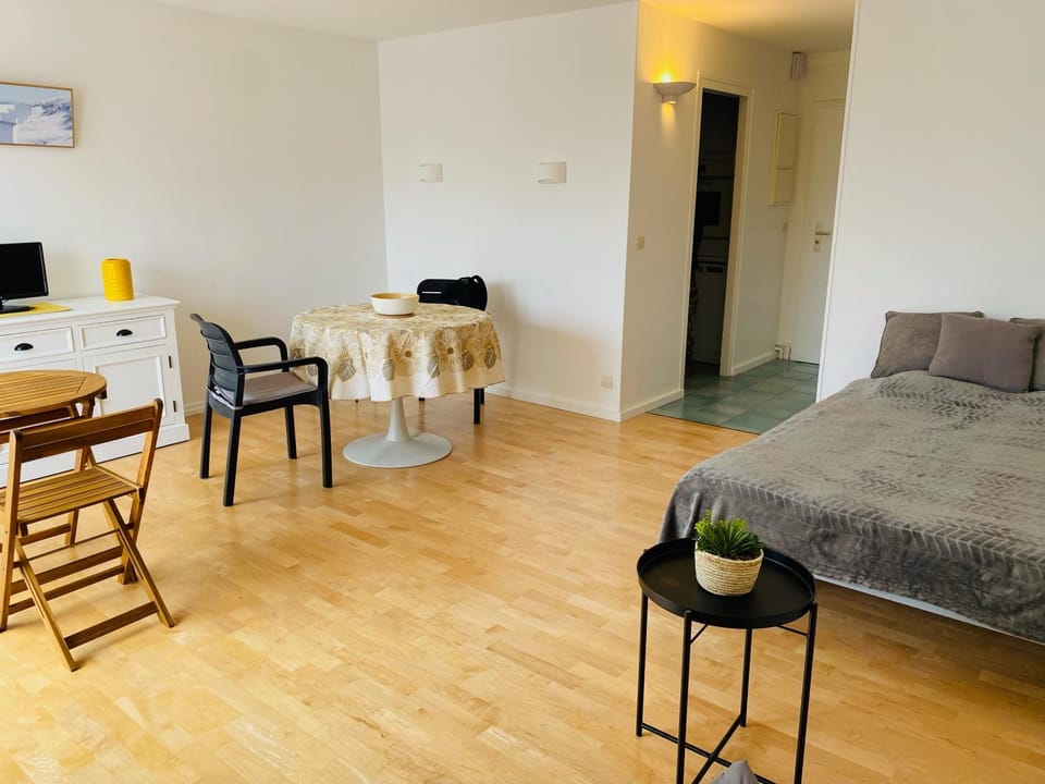 L'Olliffe Joli Studio Deauville HyperCentre à 2 pas de la Place Morny Apartment in Deauville