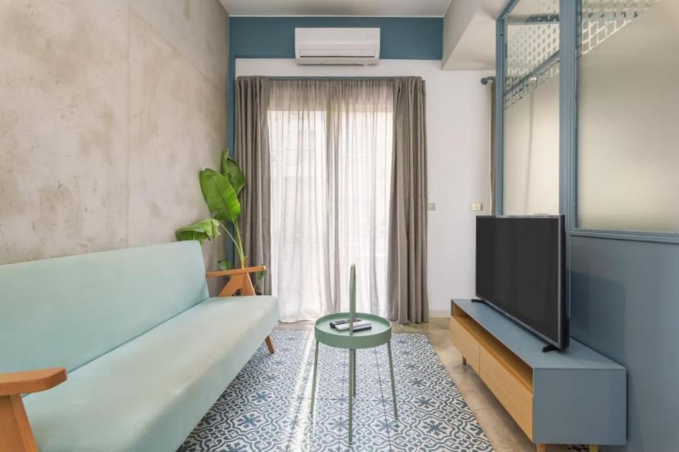 TV and multimedia, Living room, air conditioner