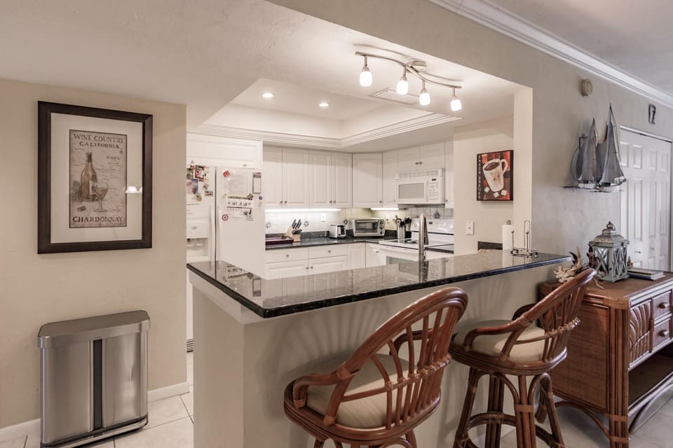 1134 PL Cozy and Serene Garden Gem House in Siesta Beach