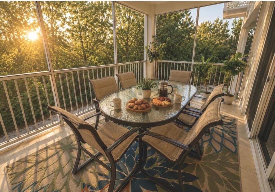 Balcony/Terrace, Dining area, Garden view