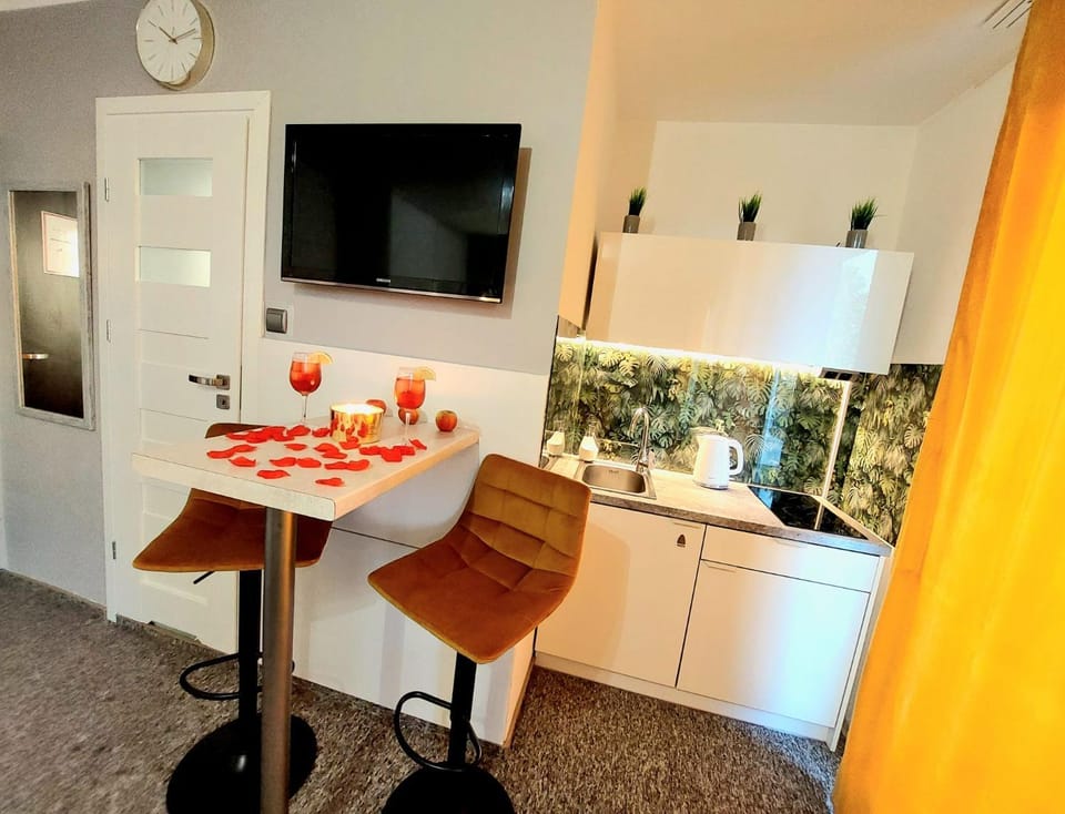 Zielony Zakątek z balkonem Smart TV Apartment hotel in West Pomeranian Voivodeship, Poland