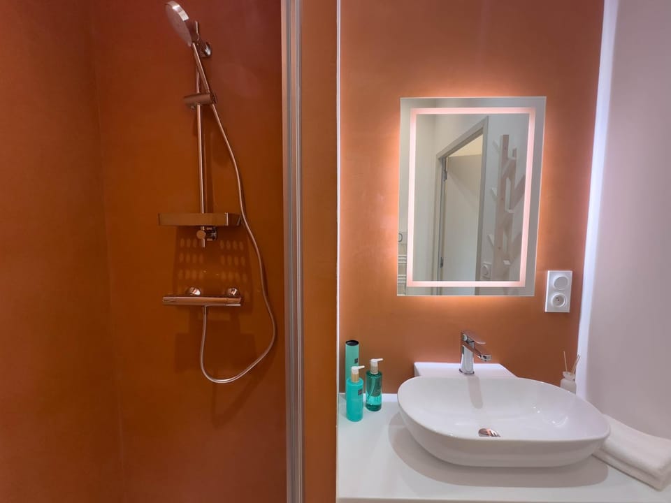 Shower, Bathroom