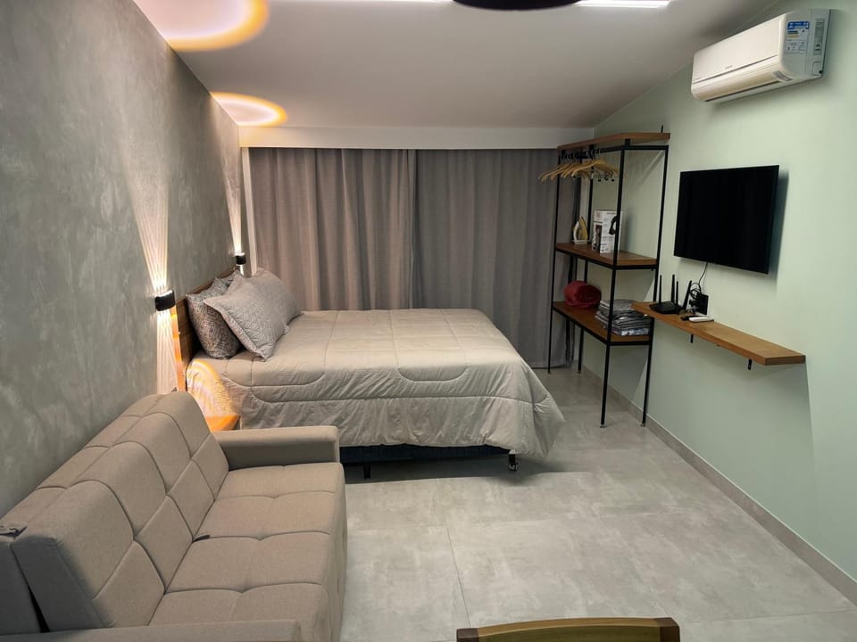 Bed, Photo of the whole room, Evening entertainment, Bedroom, air conditioner
