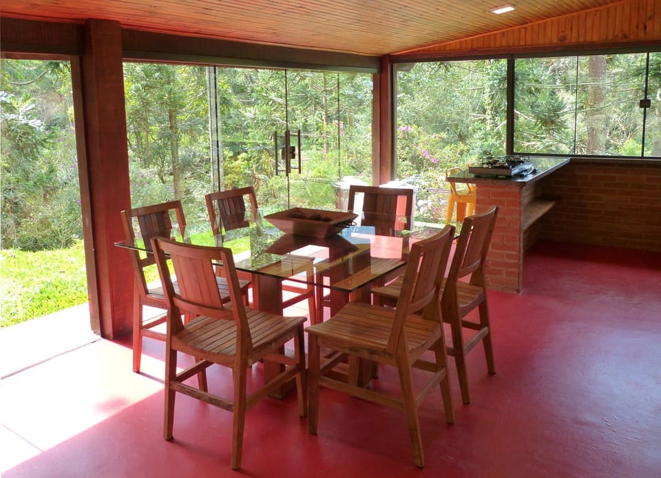 Property building, Patio, Restaurant/places to eat, Living room, Seating area, Dining area, Breakfast