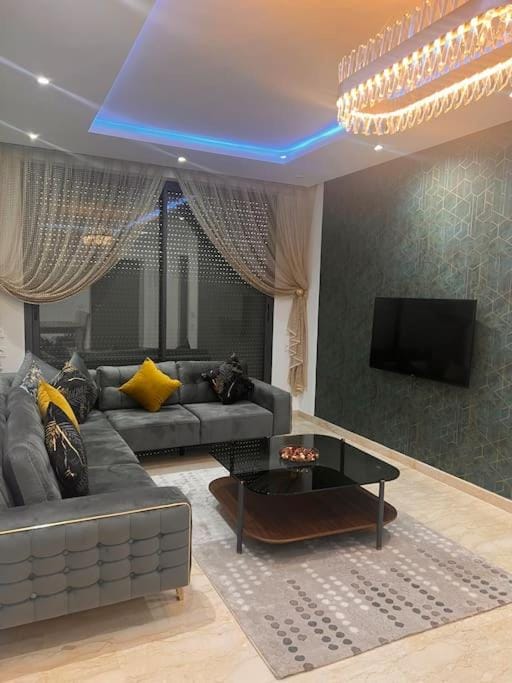 Communal lounge/ TV room, TV and multimedia, Living room, Seating area, Evening entertainment