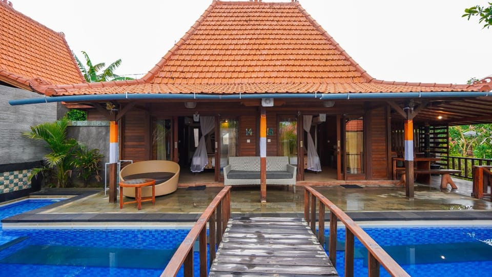 Property building, Swimming pool