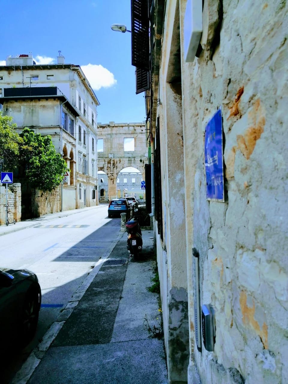 Neighbourhood, Street view