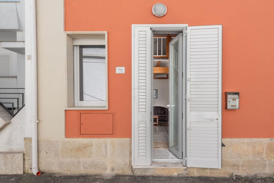 Property building, Facade/entrance