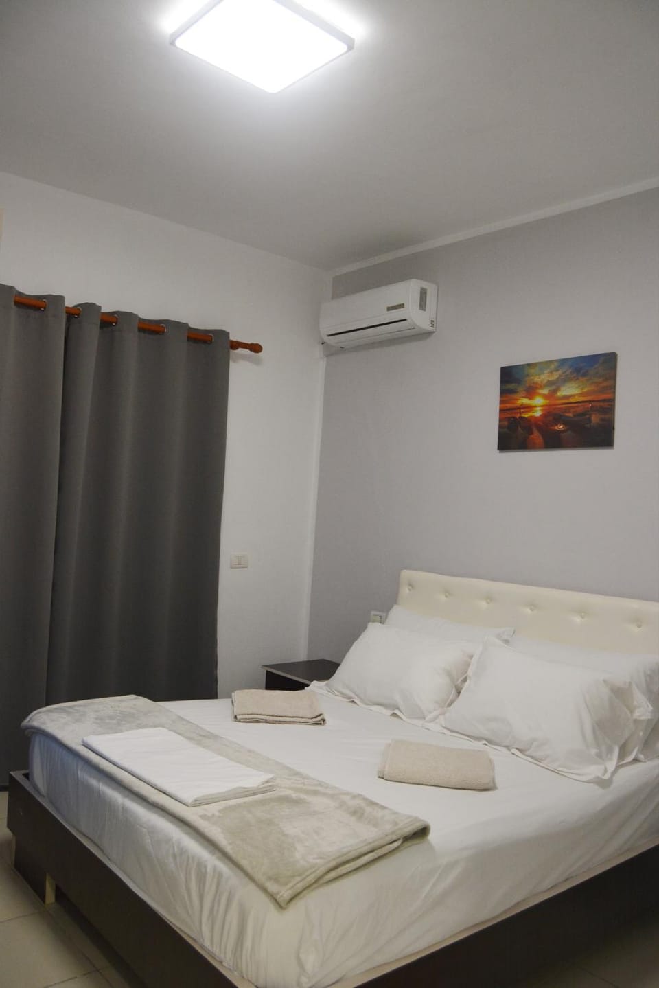 Bed, Bedroom, air conditioner
