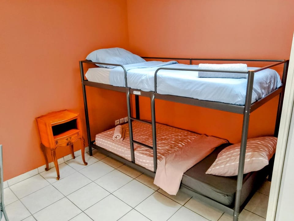 Bed, bunk bed