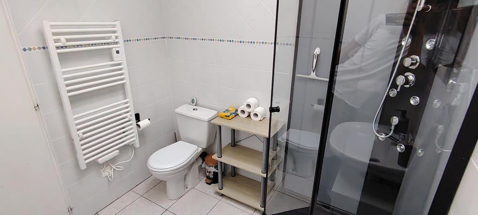 Shower, Toilet, Bathroom