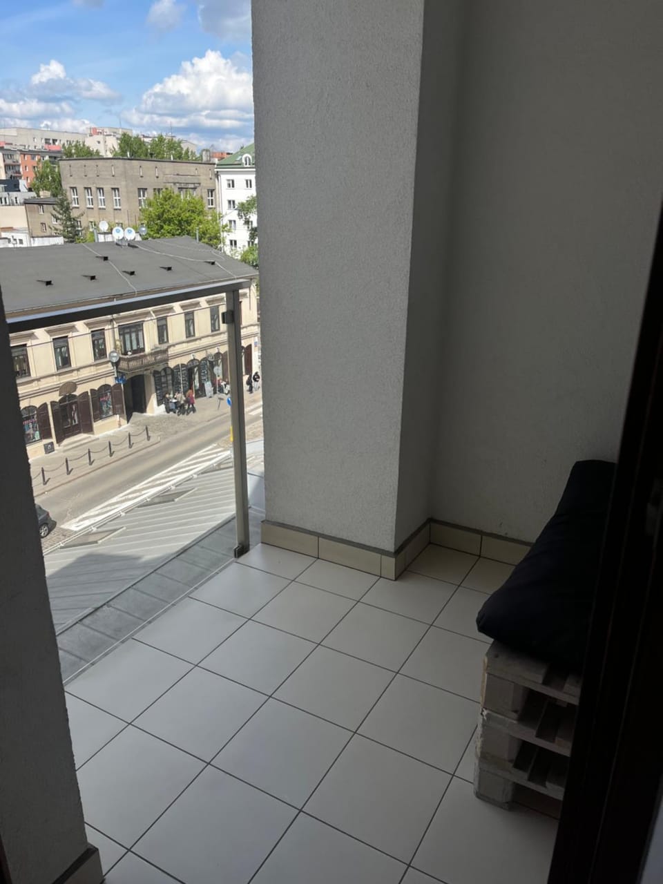 Old Praga District Apartment in Warsaw