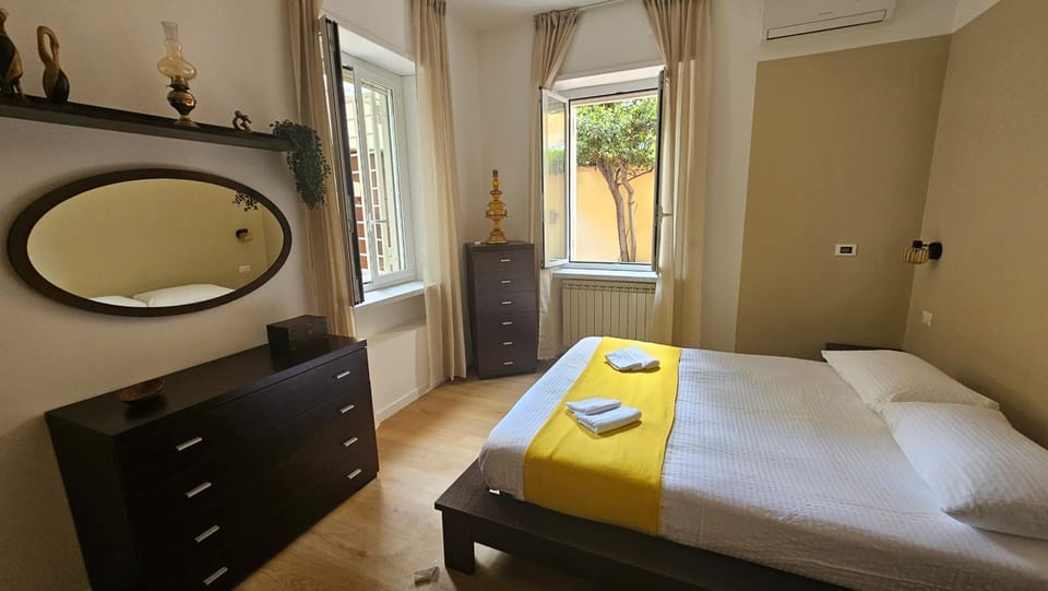 Bed, Photo of the whole room, Bedroom, towels, wardrobe, air conditioner