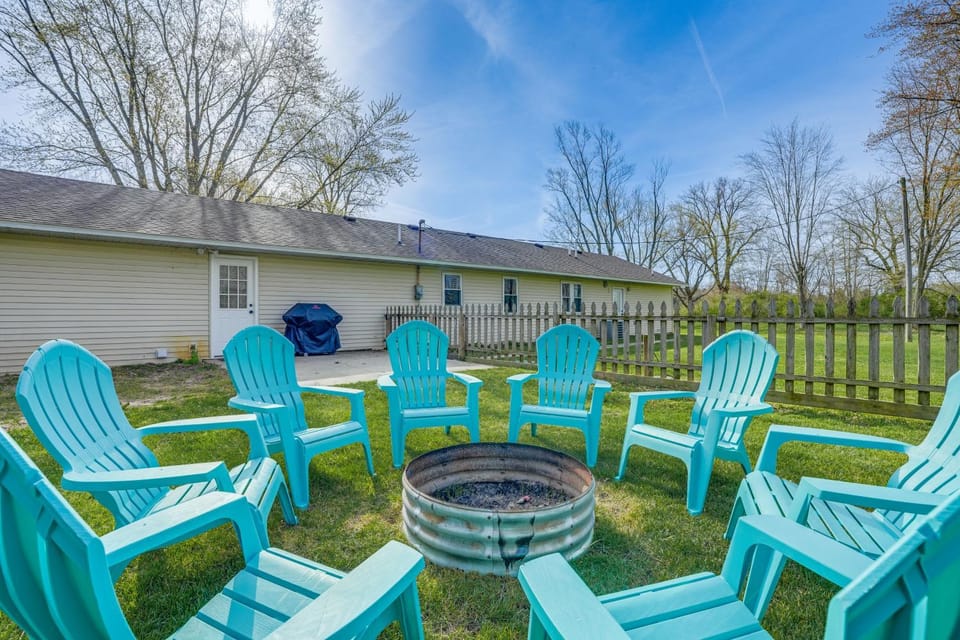 Benton Harbor Home w/ Fire Pit - 2 Mi to Beach! House in Lake Michigan Beach