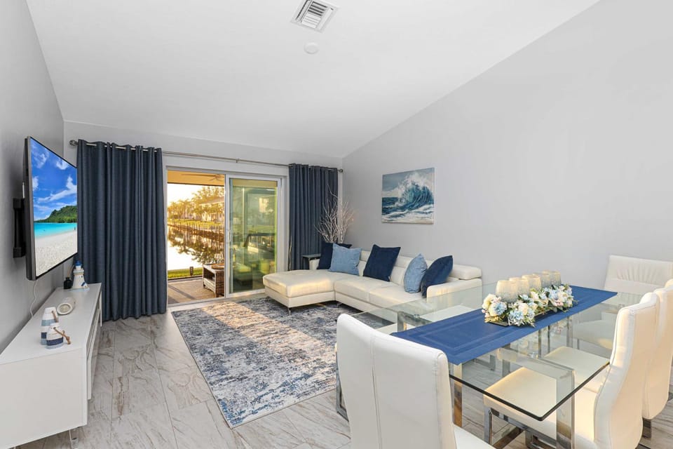 Cape Coral Duplex: Pool, Hot Tub, & Sunrise Views House in Cape Coral