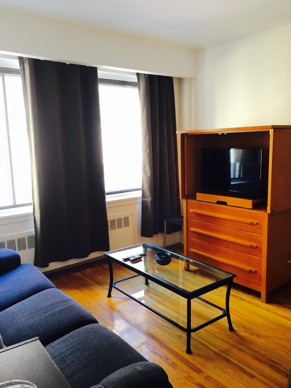 TV and multimedia, Living room, Seating area, Evening entertainment