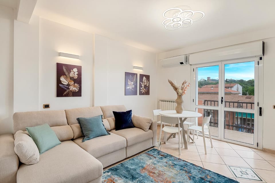 View (from property/room), Living room, Seating area