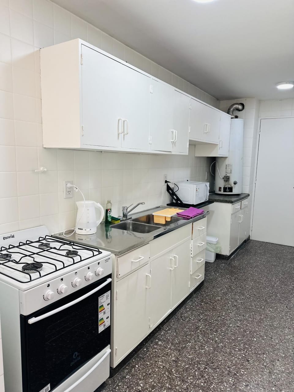Kitchen or kitchenette, minibar, pet friendly, stove