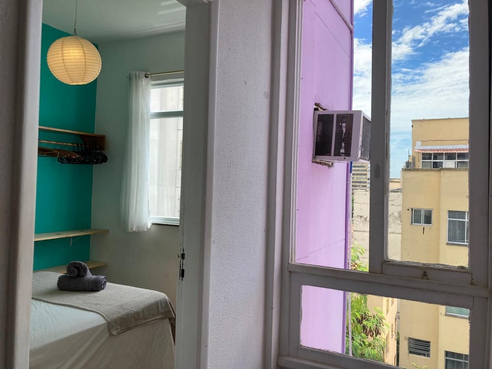 Bed, Photo of the whole room, towels, air conditioner