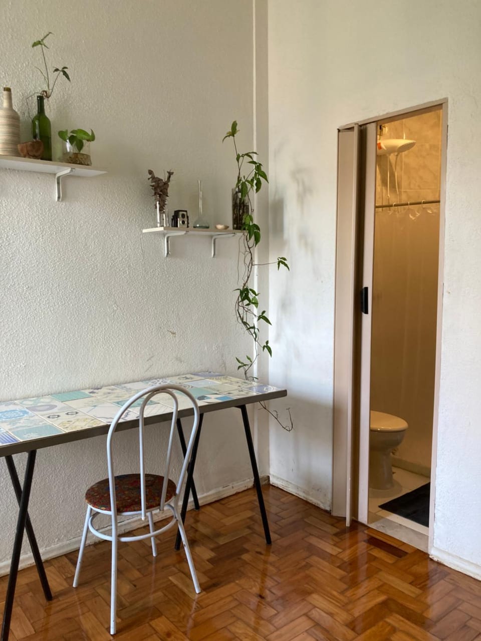 Bathroom, Dining area