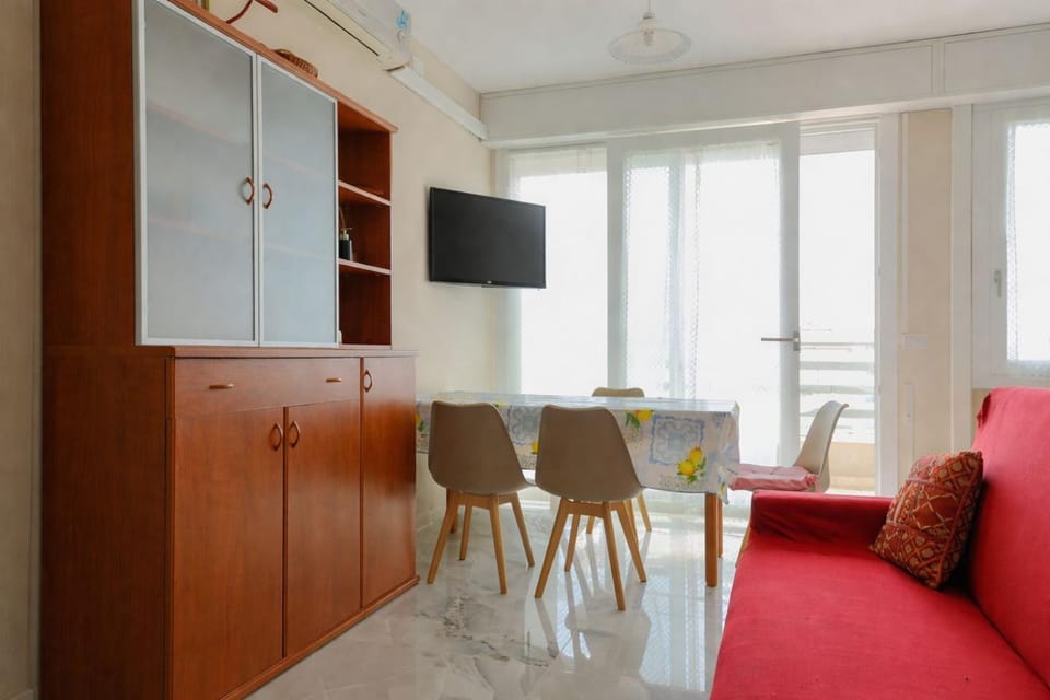 TV and multimedia, Living room, Seating area, furniture