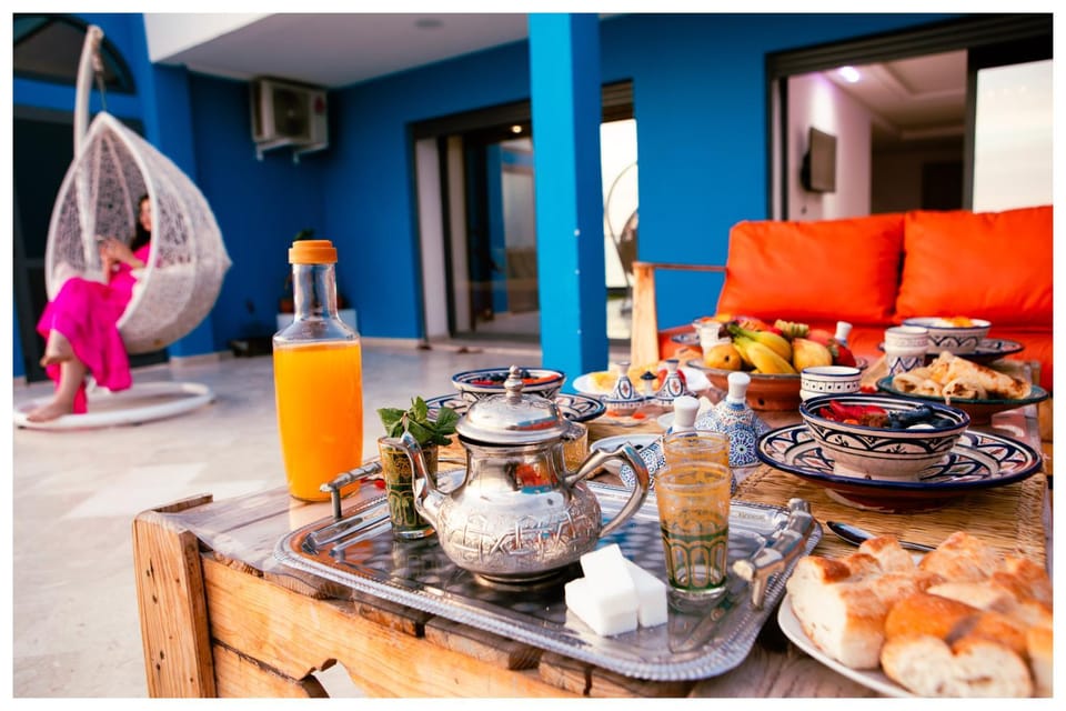 Dining area, Breakfast