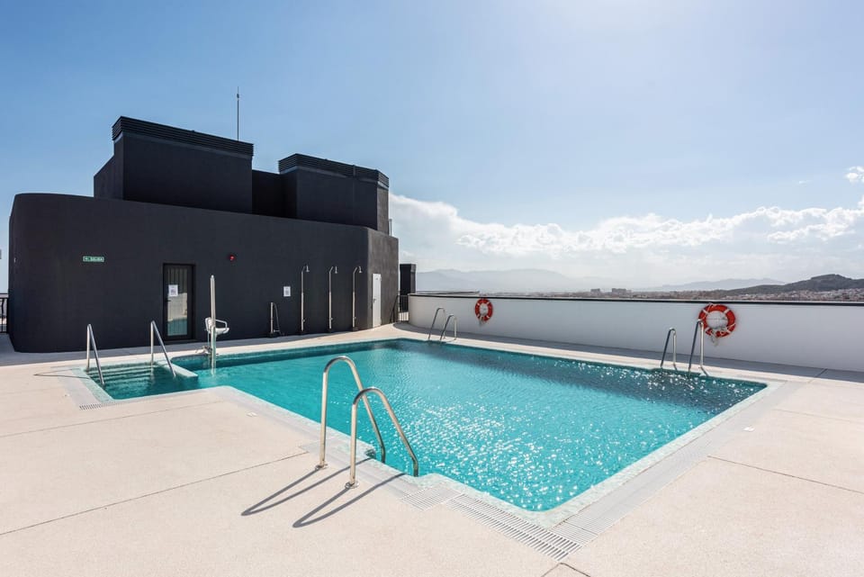 Day, Natural landscape, Pool view, Swimming pool, Swimming pool, sunbed