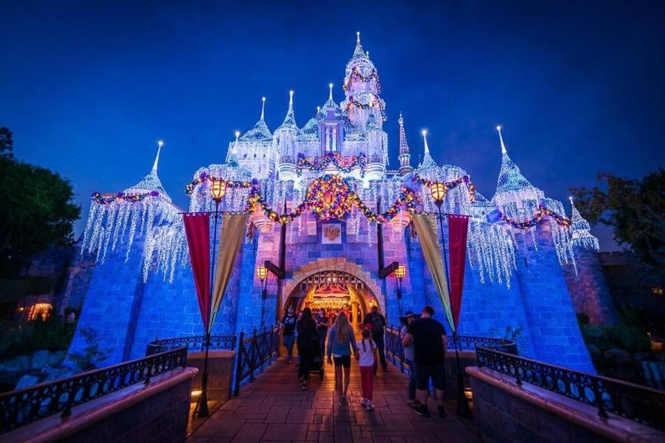 2 Miles to Disneyland -FREE Parking! In Anaheim CA Apartment in Anaheim