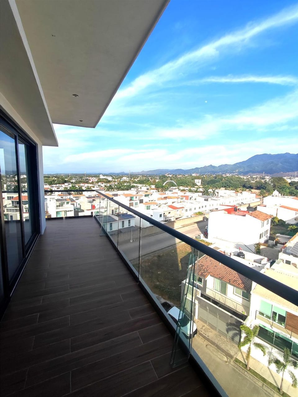 Balcony/Terrace, City view, Mountain view