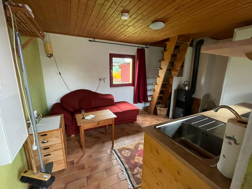 Kitchen or kitchenette, Seating area