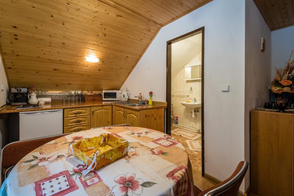 Bathroom, Kitchen or kitchenette