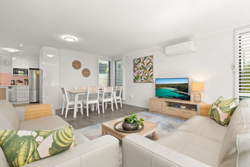 Inish by Experience Jervis Bay House in Huskisson