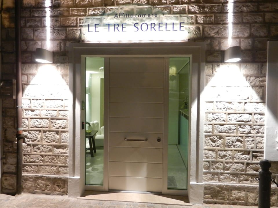 Facade/entrance, On site