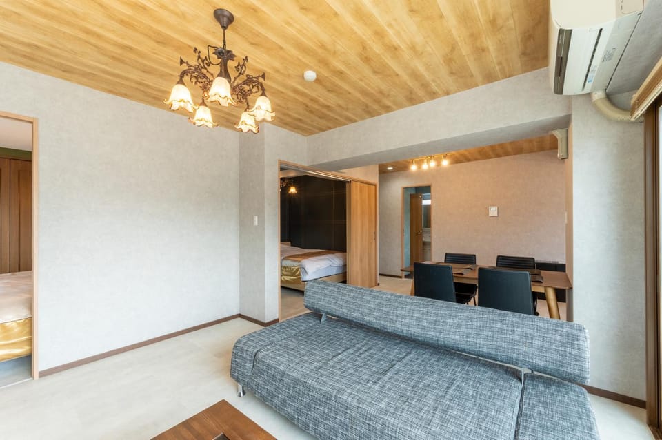 Living room, Photo of the whole room, air conditioner