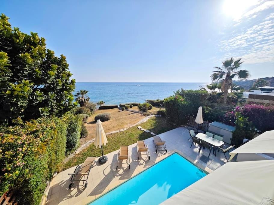 Day, Natural landscape, Pool view, Sea view, Swimming pool, sunbed