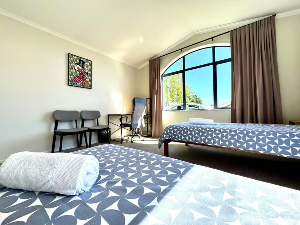 Spacious Comfty 4 BDMs House in Rototuna Villa in Hamilton