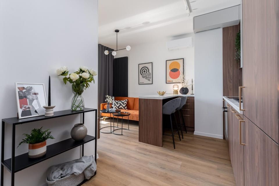 Kitchen or kitchenette, Living room, hair dresser
