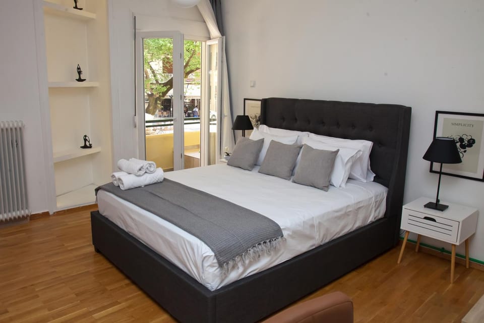 Bed, Photo of the whole room, Bedroom, internet