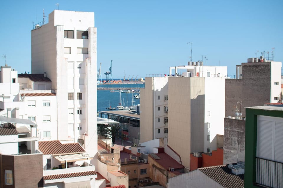 View (from property/room), Landmark view, Sea view