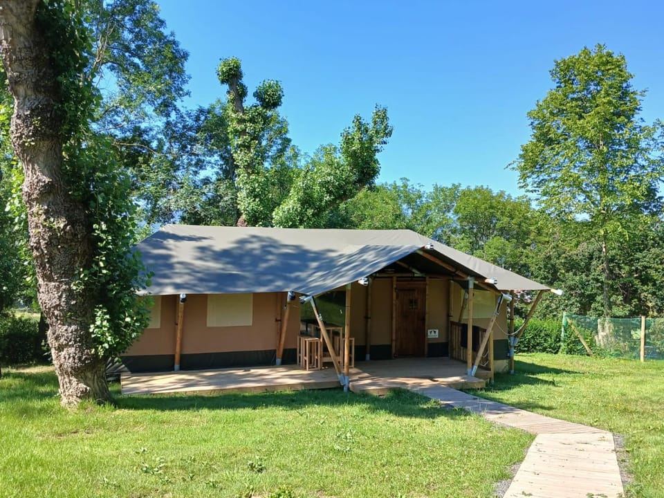 Property building, Natural landscape