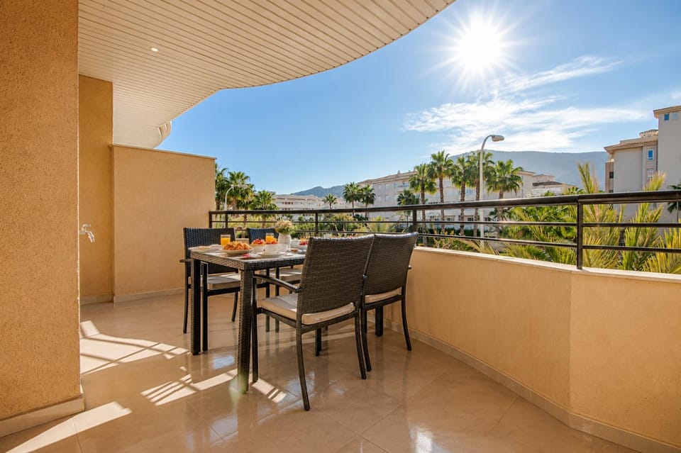 View (from property/room), Balcony/Terrace, Dining area, Mountain view
