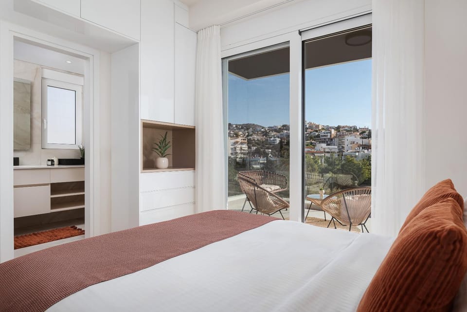 Bed, View (from property/room), Balcony/Terrace, Bedroom, City view