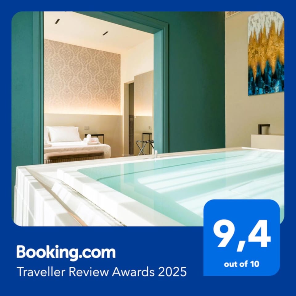 Hot Tub, Landmark view, Bath, towels