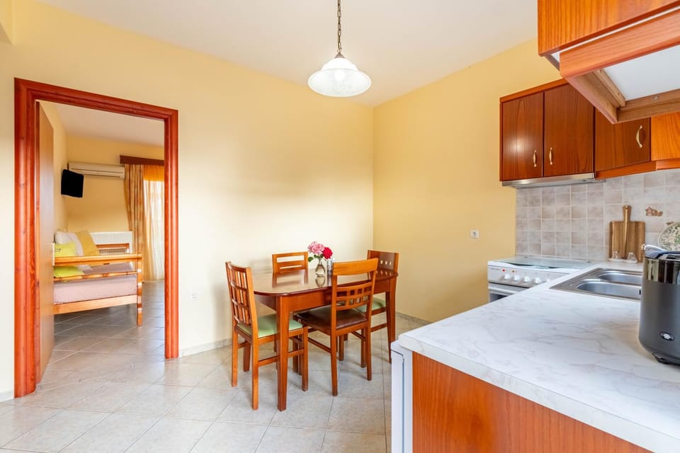 Property building, Kitchen or kitchenette, Living room