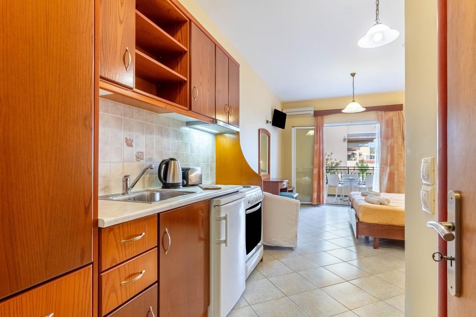 Kitchen or kitchenette, Living room