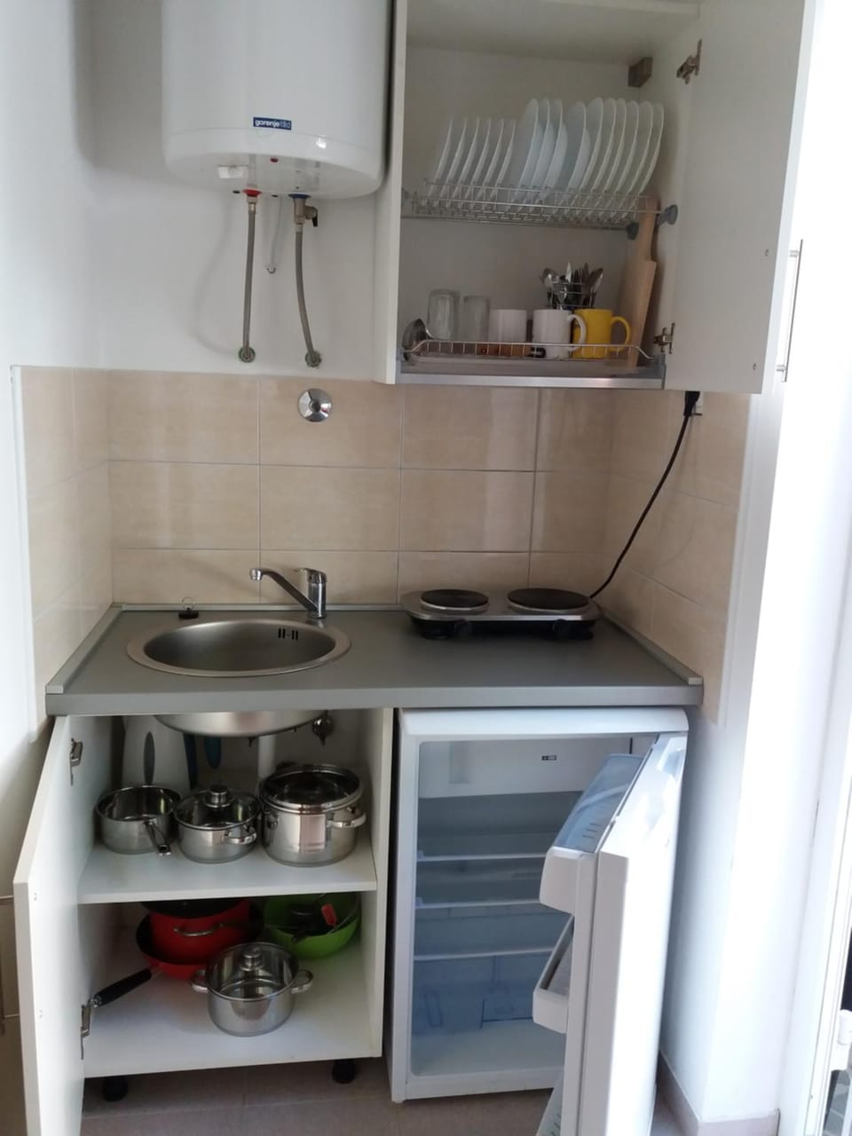 Kitchen or kitchenette