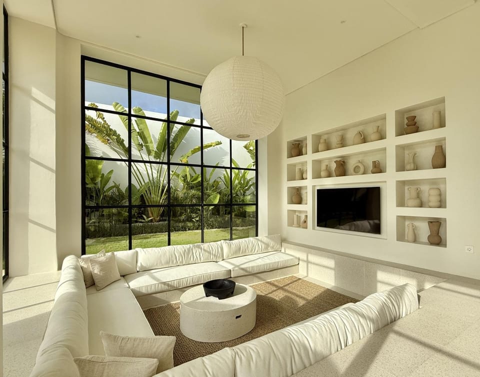 TV and multimedia, Living room, Seating area, Evening entertainment