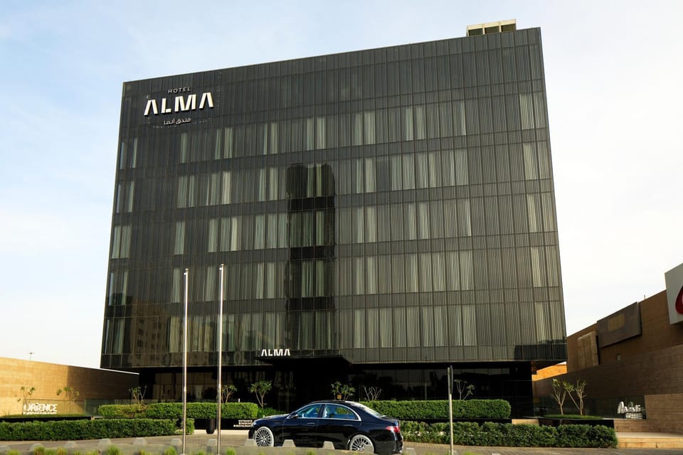 Property building, Facade/entrance, Day