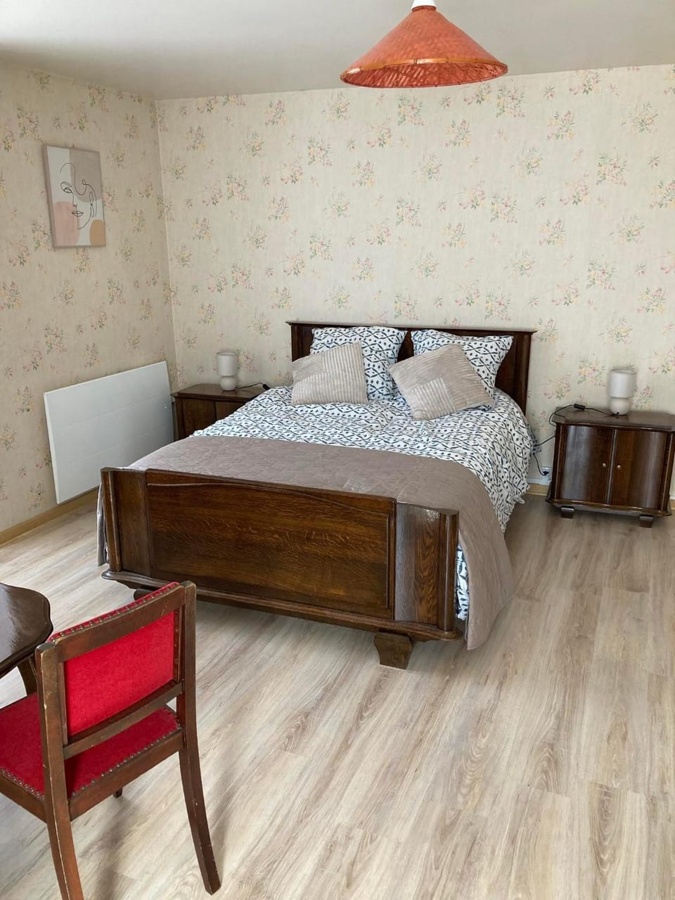 Photo of the whole room