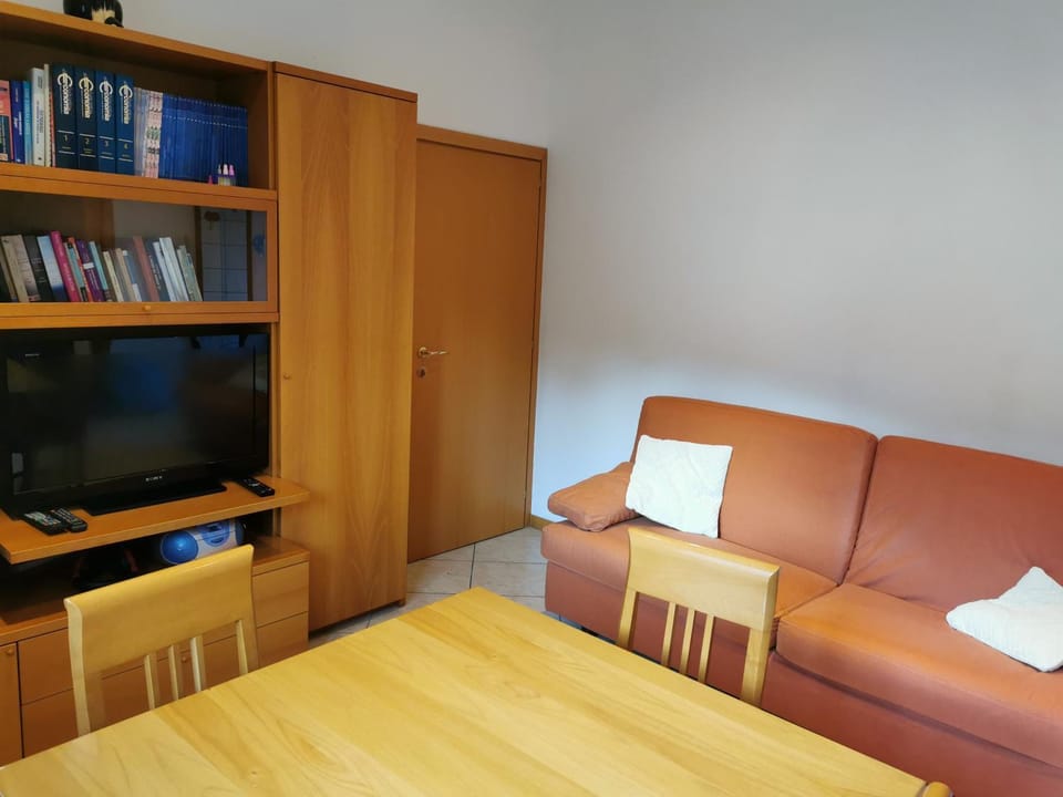 Library, TV and multimedia, Living room